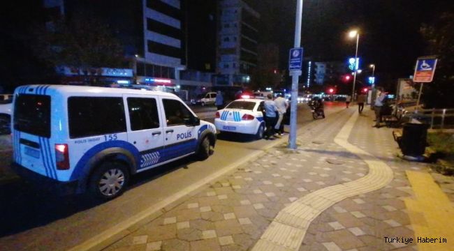 Gebze'de silahla bacağından vurulan şahıs yaralandı.