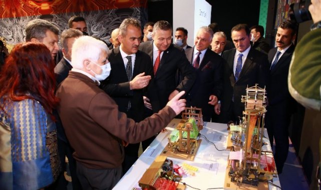 Anadolu'nun yöresel dokumaları İstanbul Tophane-i Amire'de