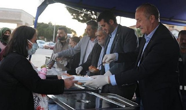 Başkan Atabay vatandaşlarla iftar sofrasında buluştu