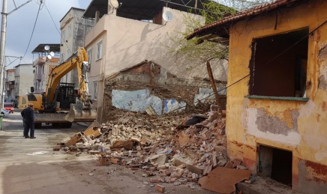 Bursa Osmangazi metruk binalardan temizleniyor
