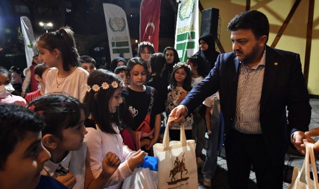 Bursa Osmangazi'de yetim çocuklar kardeşlik sofrasında