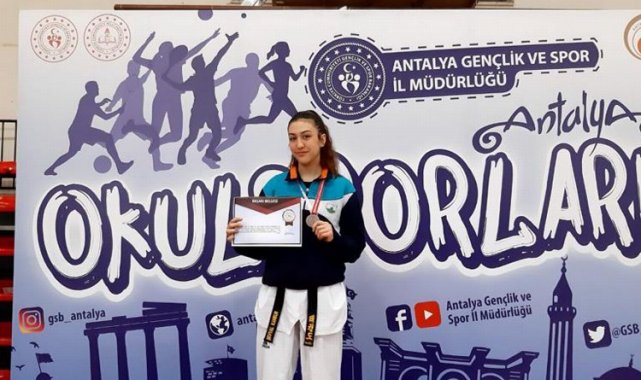 Bursa Osmangazili taekwondocudan bronz madalya