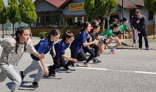 Gölcük’ün En Hızlı Gençleri 23 Nisan İçin Koştu