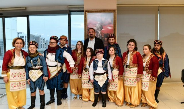 İzmir Çiğli'nin özel çocukları eğlendi