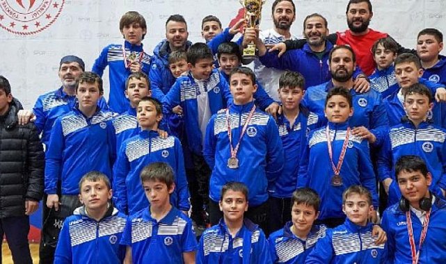 Kocaeli Büyükşehir, güreşte Türkiye Şampiyonu