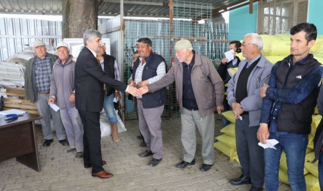 Manisa Büyükşehir üreticilere gübre dağıtımına başladı