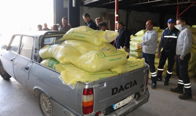 Manisa'da 4213 üreticiye gübre desteği