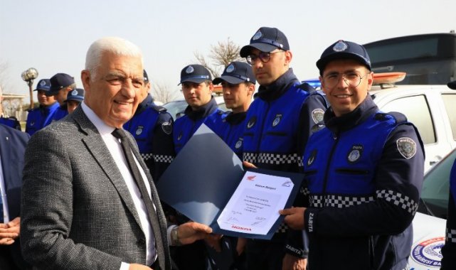 Muğla'da sürüş eğitimi alan zabıta memuruna sertifikaları verildi