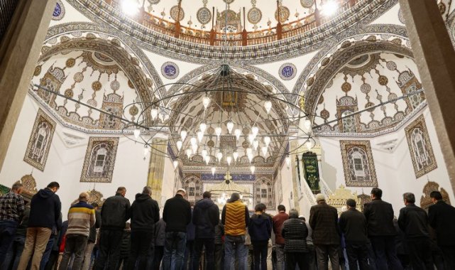 Nevşehir'de Kurşunlu Cami'nde ilk teravih