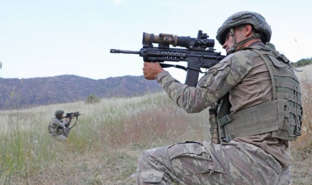 Pençe Kilit'te terörist avı sürüyor!