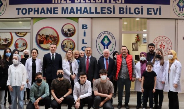 Rize Valisi Çeber'den "Tophane Mahallesi Bilgi Evine" ziyaret