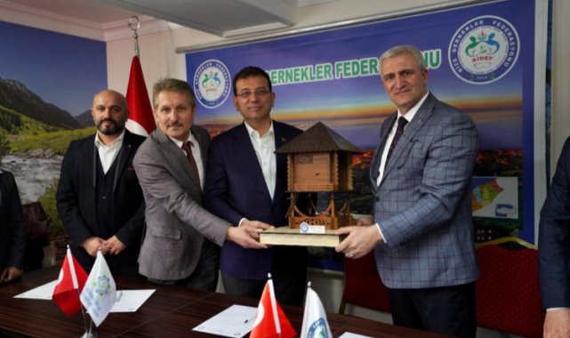 Rizelilerle buluşan İmamoğlu: Yeterince kutuplaşıyoruz, derneklerimiz özgür olmalı