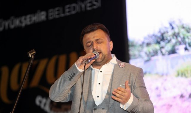 Tarık Genç sevenleriyle buluştu
