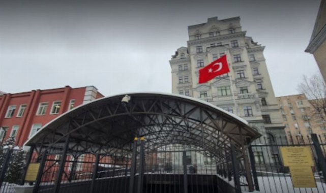 Türk Büyükelçiliği Kiev'e geri döndü