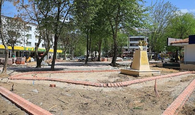 Büyükşehir Belediyesi 2000 Derneği Parkını Yeniliyor
