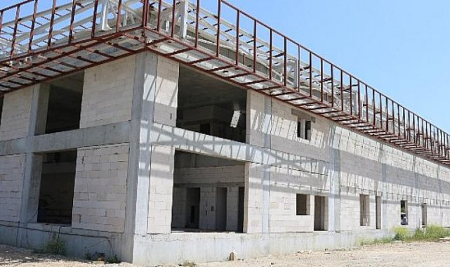 Serik Düğün Salonu'nda iç cephe sıva imalatı başladı