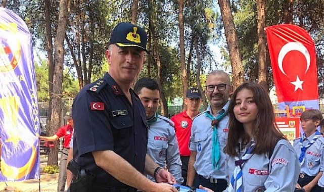 Antalya Büyükşehir izcilerinden Jandarma Komutanlığı'na ziyaret