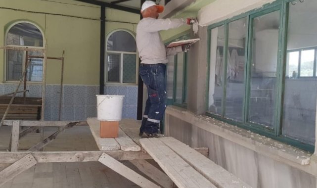 Bursa Keles'te Müzeyyen Senar'ın köyünde mahalleli kolları sıvadı