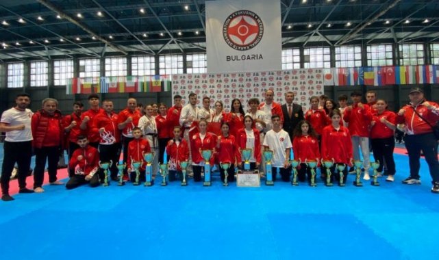 Bursa Yıldırımlı sporcular Türkiye'yi Avrupa'da gururlandırdı