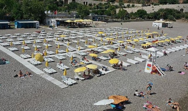 EKDAĞ Konyaaltı Plajı hizmete açıldı