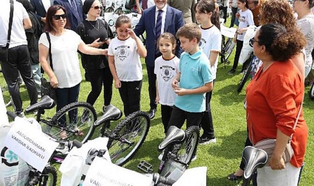 En çalışkan öğrencilere bisiklet armağanı
