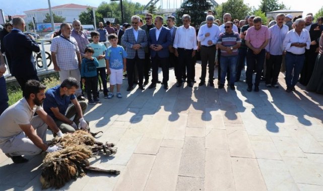 Erzincanlı hacı adaylar kutsal topraklara uğurlandı