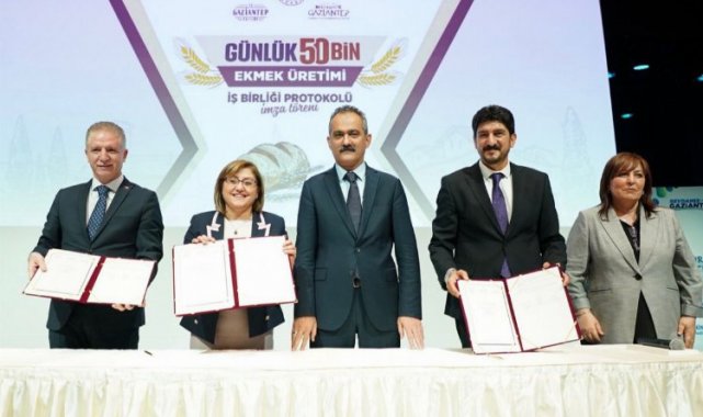 Gaziantep'te liseliler 50 bin ekmek üretecek