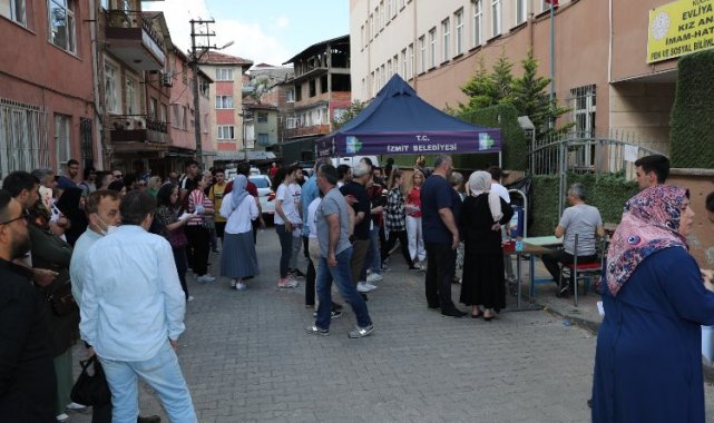İzmit Belediyesi, öğrenci ve velileri yalnız bırakmadı