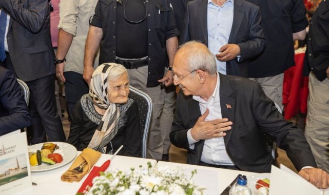 Kılıçdaroğlu İzmir'de Balkan ve Rumeli göçmenleriyle buluştu