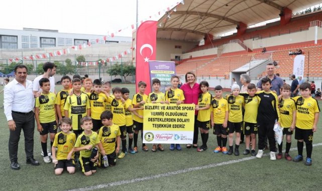 Kocaeli İzmit'te Kamuran Akşar Futbol Turnuvası başladı