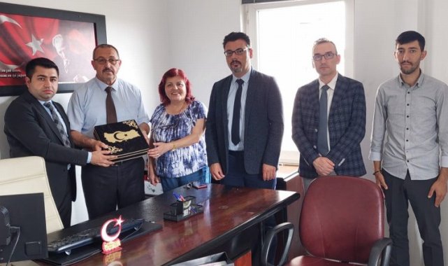 Kocaeli İzmit'te şehit babalarına anlamlı ziyaret
