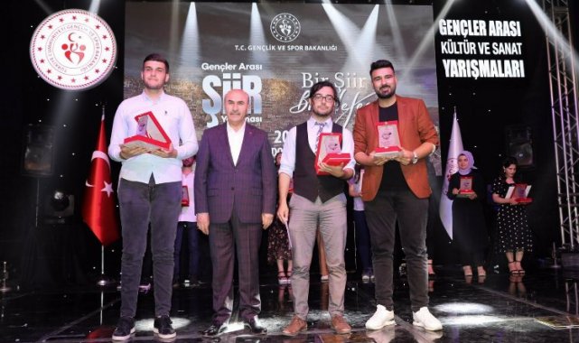 Mardin Valisi Mahmut Demirtaş şiir yarışması finaline katıldı