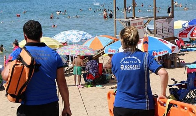 Mavi bayraklı plajlarda Büyükşehir'den ilkyardım timi