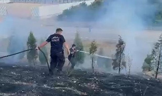 Muğla'dan dönen Kocaeli İtfaiyesi İzmir'de bir yangına müdahale etti