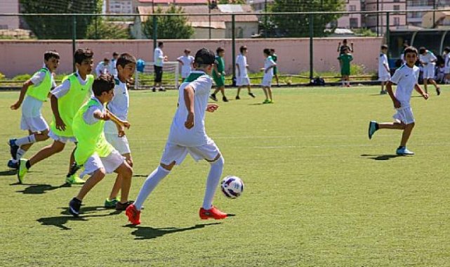 Sivas Belediyesi Yaz Spor Okulları Başladı