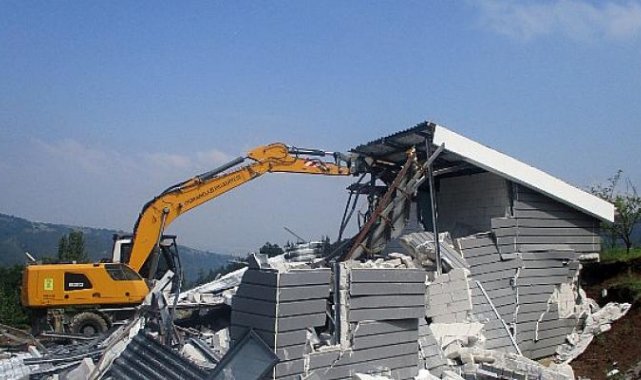 Uludağ eteklerinde kaçak yapı operasyonu