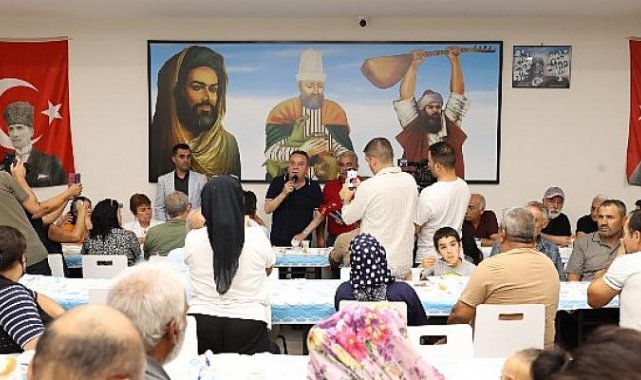 Antalya Büyükşehir Belediye Başkanı Muhittin Böcek Canlarla Lokmalarını Paylaştı