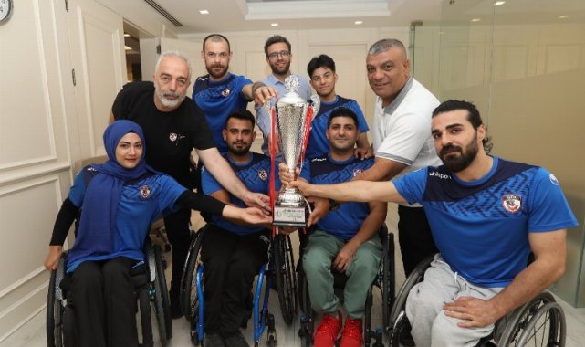Başkan Şahin Türkiye ikincisi takımı ağırladı