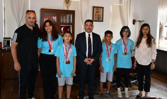 Bursa Mudanya'da başarılı 'Judo'culardan Kaymakam'a ziyaret