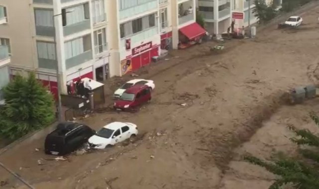 Bursa'yı fırtına ve sağanak vurdu!