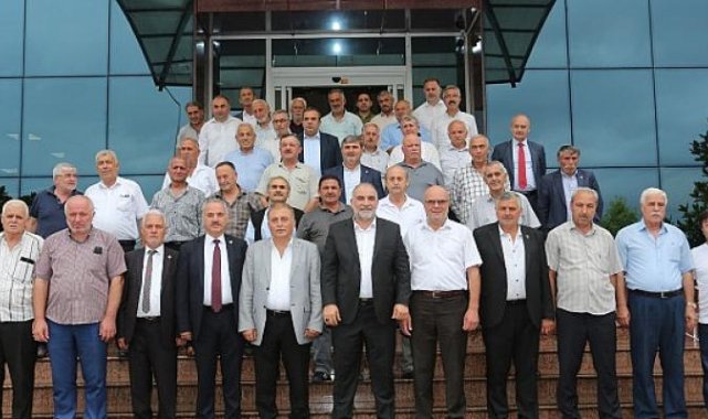 Canik Belediye Başkanı İbrahim Sandıkçı, ilçedeki muhtarlarla bir araya geldi.