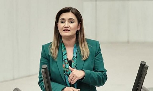 CHP İzmir Milletvekili Av. Sevda Erdan Kılıç: “AKP iktidarı her ay zamlanan elektrik ve doğalgaz faturalarını sadece izliyor, önlem almıyor, vatandaşları bu borçları ile baş başa bırakıyor”