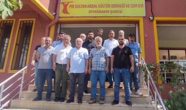 Diyarbakır'da DEVA'dan Pir Sultan Abdal'a 'dayanışma' ziyareti