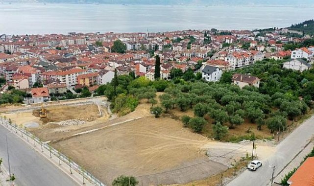 Karamürsel Millet Bahçesinde çalışmalar devam ediyor