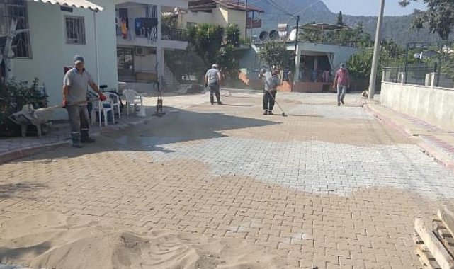 Kemer Belediyesi, ilçe genelinde alt ve üstyapı çalışmalarını aralıksız sürdürüyor.