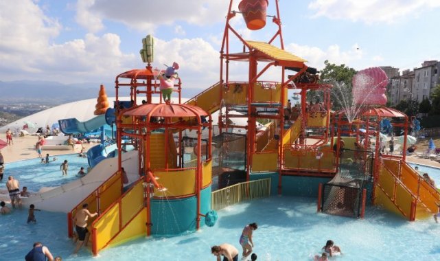 Kocaeli İzmit'te Aquapark'a hafta sonu yoğunluğu