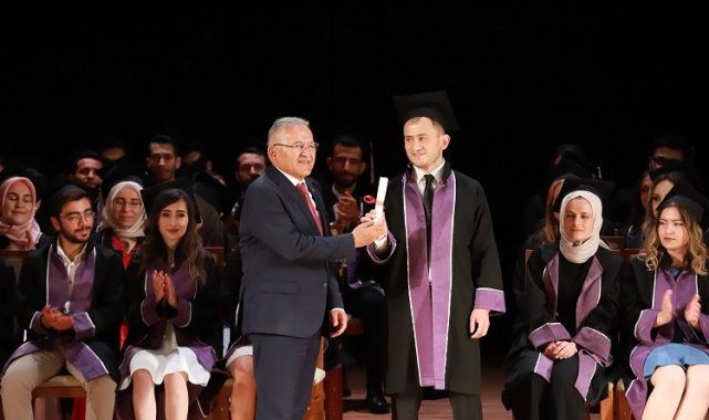 Memduh Büyükkılıç'tan 'diş hekimleri'ne tavsiye