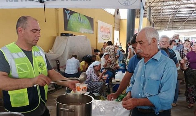 Milas Belediyesi Muharrem Ayı kapsamında aşure dağıtımı gerçekleştirdi