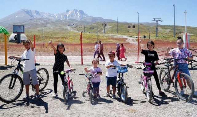 Şampiyon bisikletçiler Erciyes'te yetişecek