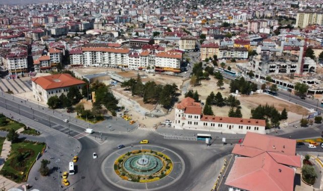 Sivas'ta 4 Eylül Meydanı yükseliyor
